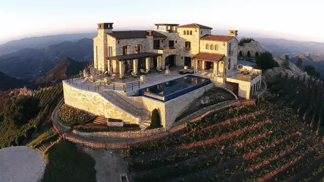 $49.5 Million Mountaintop Home In Malibu, California (PHOTOS)