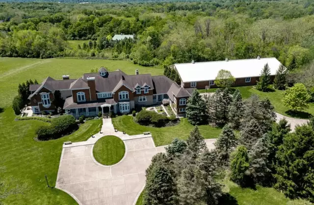 25 Acre Ohio Estate With Indoor Soccer Facility (PHOTOS)