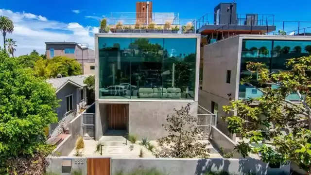 This Cool Concrete Home in Venice, CA, Has ‘Killer Architectural Features’