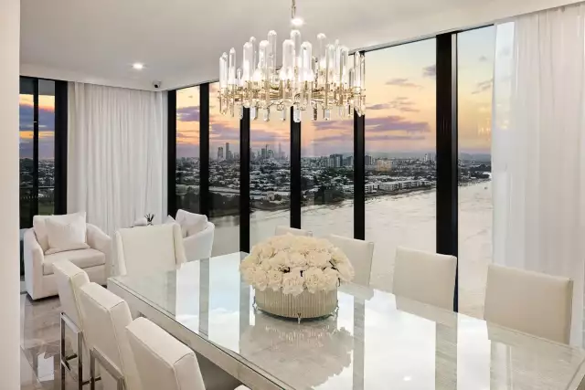 Video of the Week: Inside an Exquisite Penthouse in Brisbane, Queensland, Australia - Sotheby´s Int...