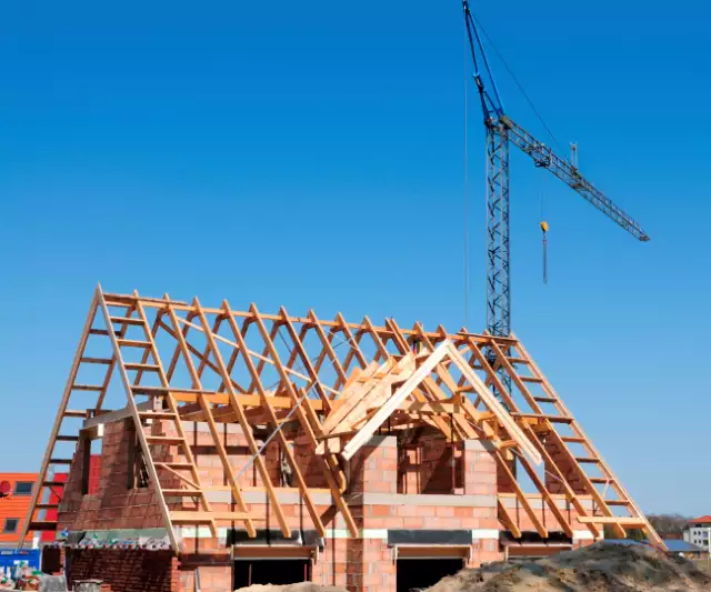 Construction figures fall for first time in 18 months