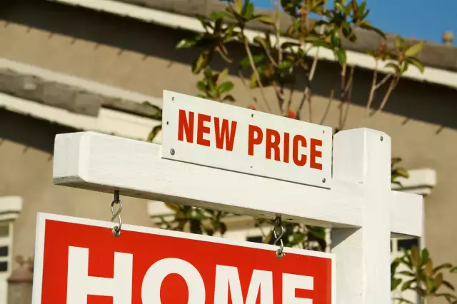 Homes overvalued in 88% of metro areas: S&P