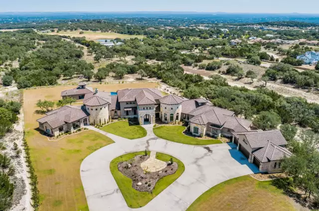 46 Acre Texas Estate With Workshop & Stocked Pond (PHOTOS)