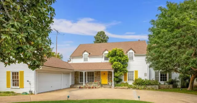 Betty White’s Brentwood home sells despite potential buyers not being allowed inside