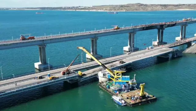 Russia Begins Repairs to Bomb-Damaged Crimean Bridge