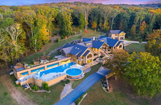 Alabama Estate With Indoor & Outdoor Pools Sells At Auction (PHOTOS)