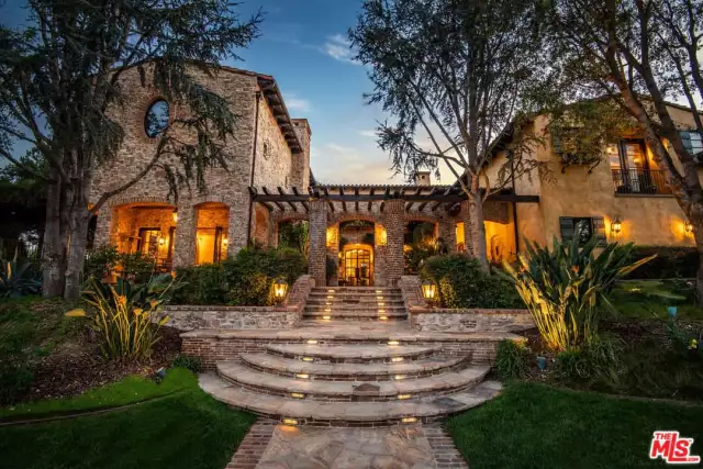$18M Tuscan villa in Calabasas bakes in a luxury trip to Italy in its asking price
