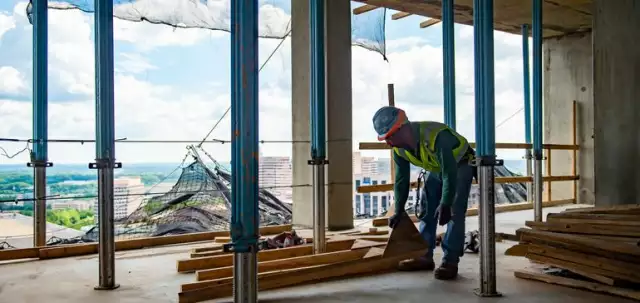 An onsite physical therapist can help minimize jobsite accidents, injuries