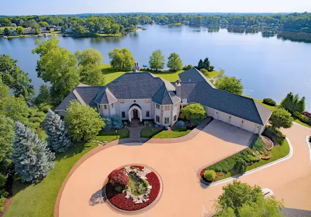 Lakefront Home In Sturgis, Michigan With Indoor Pool (PHOTOS)