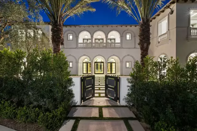 Video of the Week: A Masterfully Designed Hilltop Estate in Newport Beach, California - Sotheby´s I...