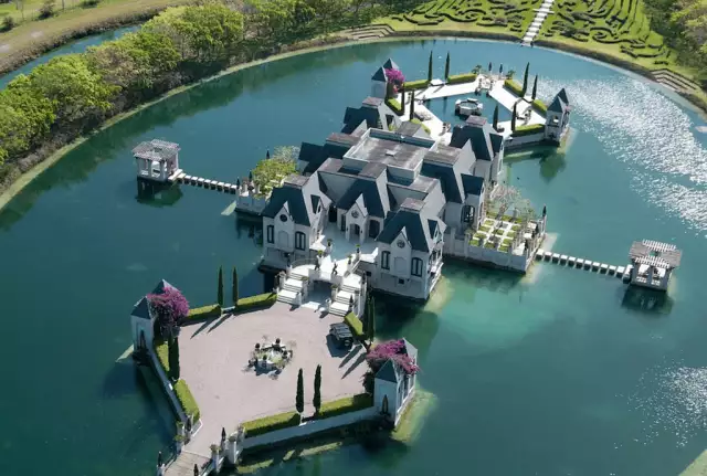 $19 Million Florida Home Surrounded By Water (PHOTOS)