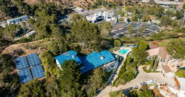 R.E.M.’s Mike Mills seeks $6.5 million for home overlooking the Hollywood Bowl