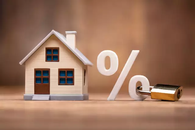 Prepayment activity drops to another record low as mortgage rates top 7%