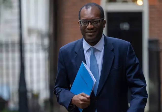Chancellor Kwasi Kwarteng sacked – replaced by Jeremy Hunt