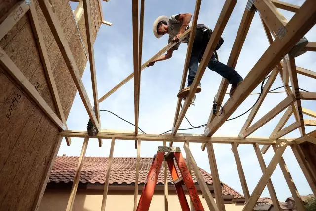 Housing Recovery Forecast For 2024 As Homebuilder Sentiment Falls Again