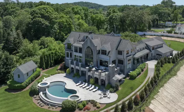 $5 Million Riverfront Home In Knoxville, Tennessee (PHOTOS)