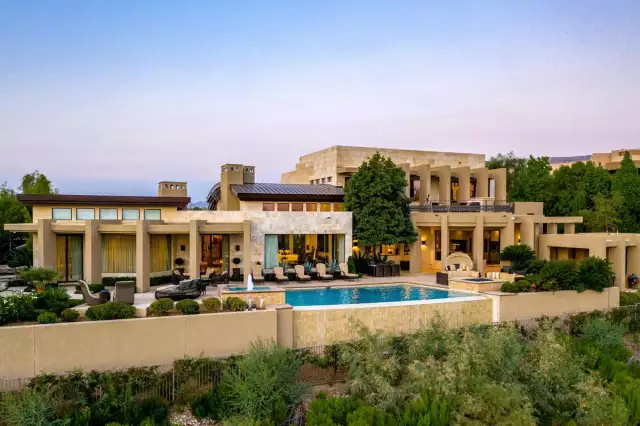 $12-Million Contemporary Offers A Timeless Sophistication In Las Vegas