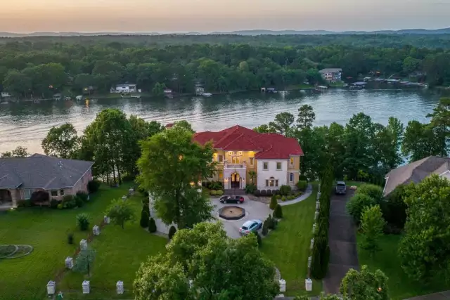 Video of the Week: Inside a Lakefront Masterpiece in Hot Springs, Arkansas - Sotheby´s International Realty | Blog
