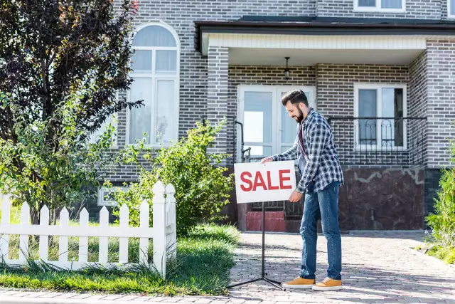 House Not Selling? Three Tips for Moving a Stagnant Property - AccuTour.com