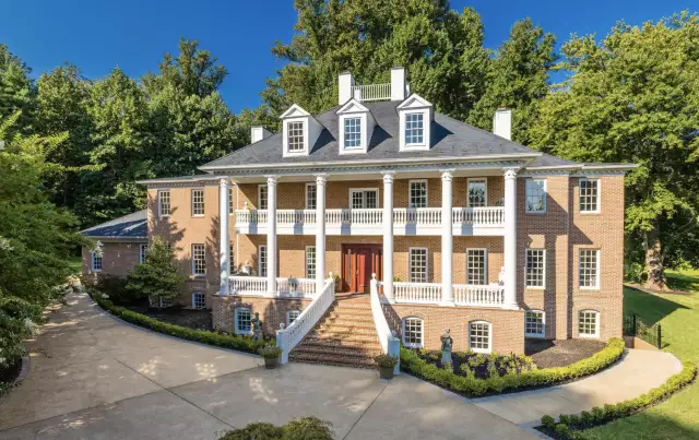 $4 Million Brick Colonial Home In McLean, Virginia (PHOTOS)