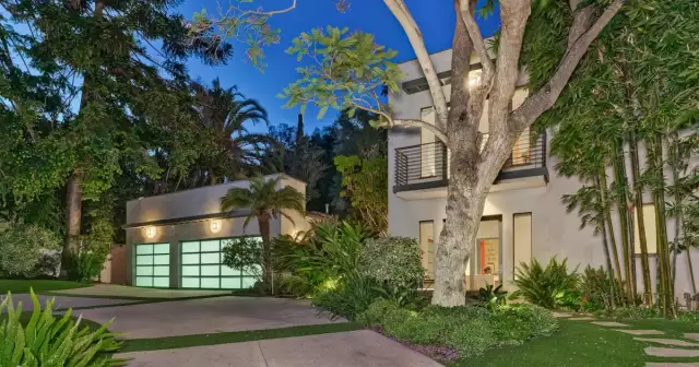Bob Saget’s Brentwood home listed for sale at $7.765 million