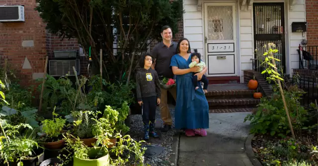 On the Second Try, a Family Is Welcomed in Queens