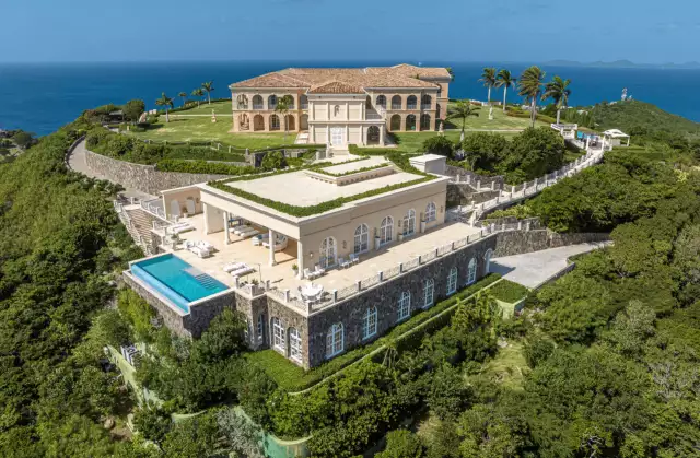 Incredible $200 Million Estate On A Private Island (PHOTOS)