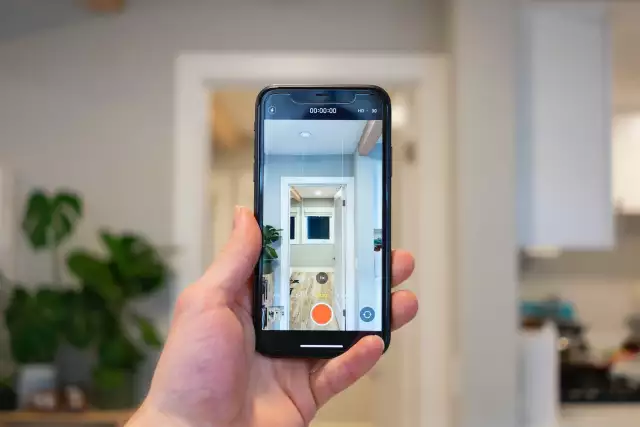 Virtual Tours are Here to Stay: 4 Tips for Landlords