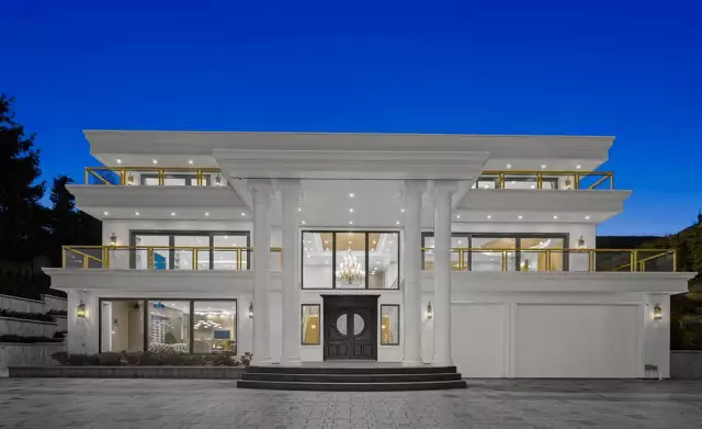 C$14 Million New Build In West Vancouver, Canada (PHOTOS)