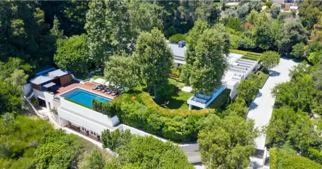Ryan Seacrest sells Beverly Hills home for $51 million — a deep discount