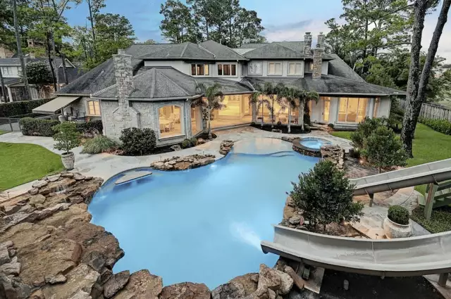 $4.5 Million Houston Home With Amazing Pool (PHOTOS)