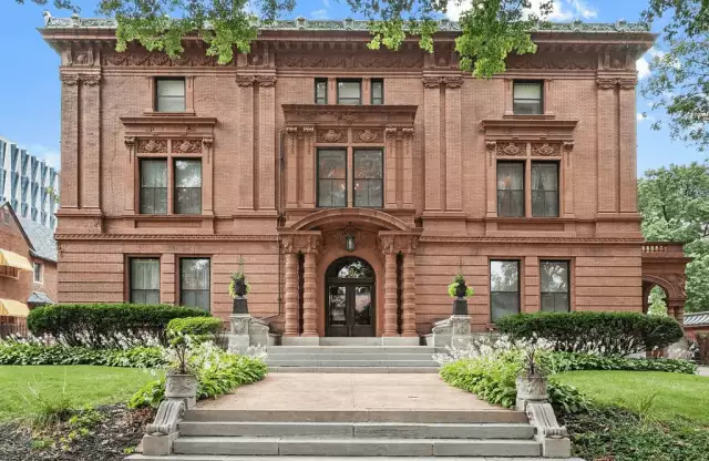 Historic Saint Louis Mansion Lists For $2 Million (PHOTOS)