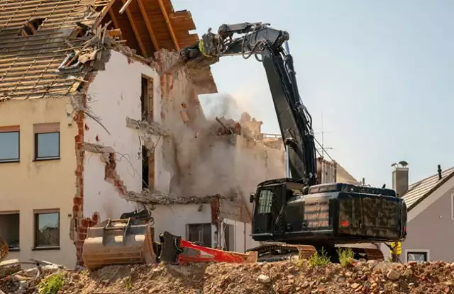 Need a Demolition Company? Here are 4 Questions to Ask Before Getting Started.