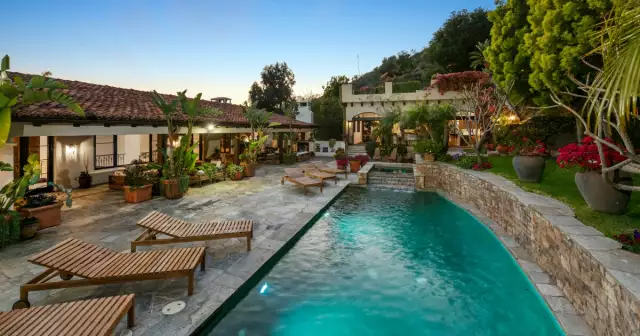 ‘Resident Evil’ actress Milla Jovovich sells Beverly Hills retreat for $13.4 million