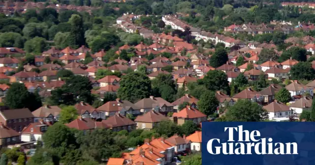 UK homeowners with mental health problems ‘spend less on essentials to pay mortgage’