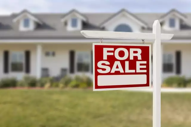Don’t expect a drop in home prices in 2023, NAR economist says