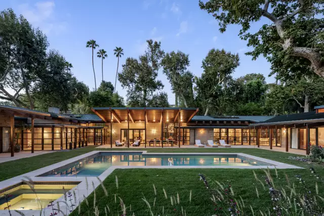 ‘How I Met Your Mother’ Star Alyson Hannigan Lists L.A. Home for $18 Million | Hilton & Hyland