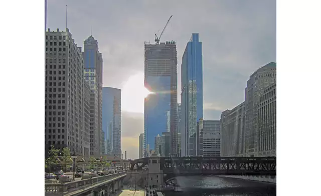 Hines, MKA, Pepper Use Embodied Carbon Guide on Salesforce Tower Chicago