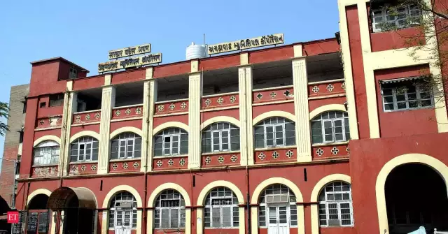 Ahmedabad civic body files complaints against 18 commercial buildings - ET RealEstate