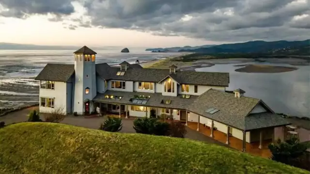 POV: Above It All in This $10M Oregon Coast Home and Lighthouse