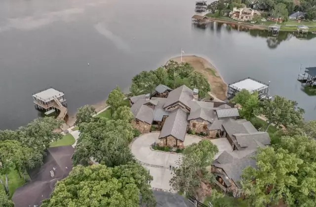 $7 Million Lakefront Home In Mabank, Texas (PHOTOS)