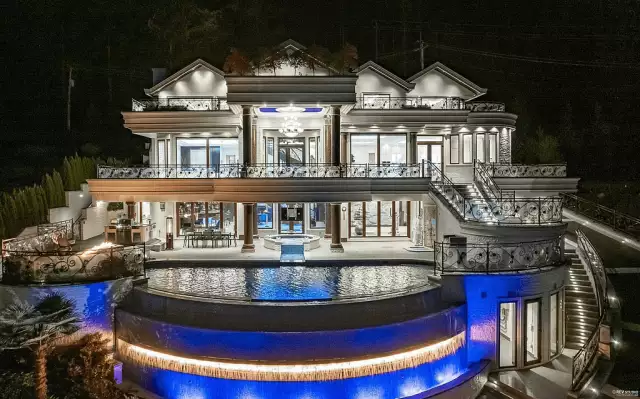 Luxurious Home In West Vancouver, Canada (PHOTOS)