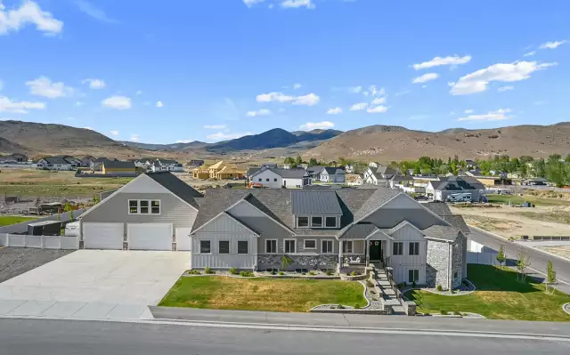 $2.85 Million Utah Home With 3 Kitchens & 12-Car Garage (PHOTOS)