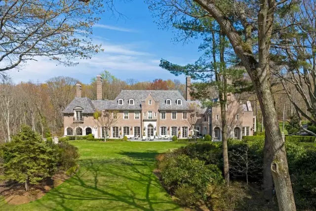 Video of the Week: A Spectacular French Country-Style Estate in Mill Neck, New York - Sotheby´s Int...