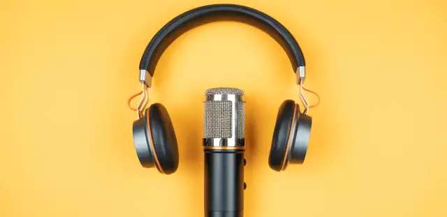 The 25+ Best Real Estate Podcasts [Updated for 2022] - Follow Up Boss