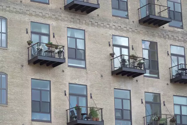Crucial Safety Tips for Balconies and Rooftops in Chicago - Hales Property Management