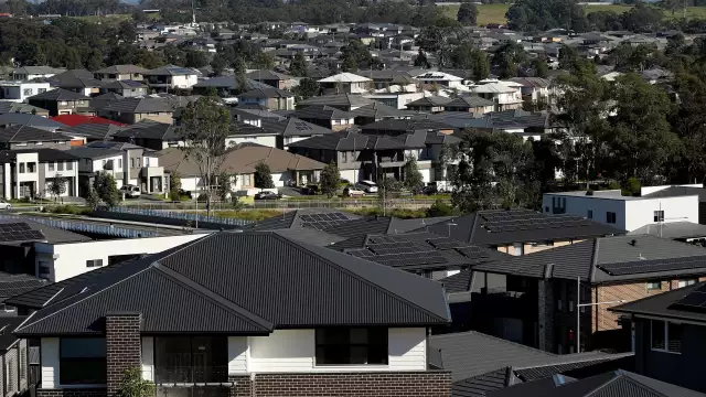 Australian borrowers in good shape to weather higher interest rates, ANZ's Shayne Elliott says