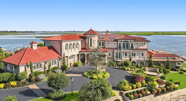 Long Island Waterfront Home With Indoor Pool (PHOTOS)