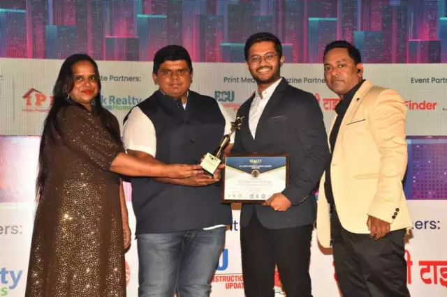 “Best Turnkey Project Of The Year” – Mr. Vigneet Vaishnav From (Varadavinayak Contractors Pvt. Ltd.)