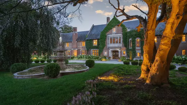 $14.9 million palatial estate priced to break a local record in Connecticut